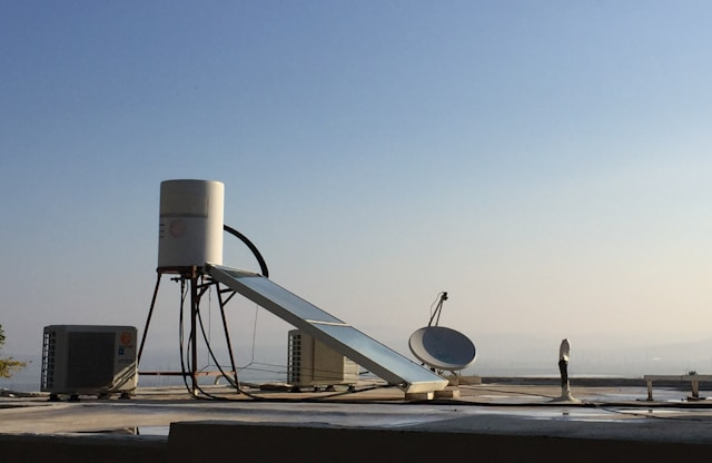 Rekomendasi Produk Solar Water Heater Ariston Kairos Thermo dan Tips saat Memilih