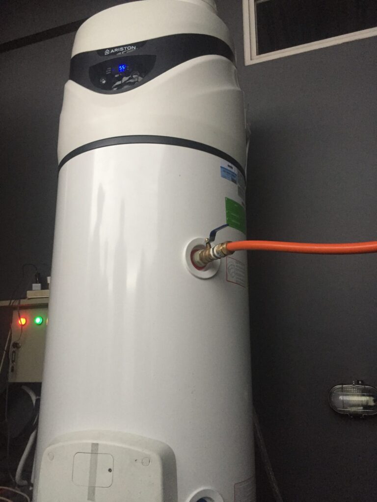 Heat Pump untuk Villa di Puncak Bogor: Rekomendasi Terbaik yang Efisien & Awet!